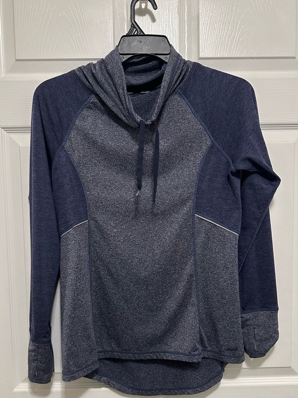 Avia Women S Activewear Pullover Funnel Neck Sweatshirt Gray Blue Thumbholes